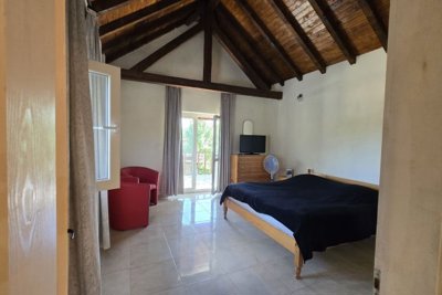 Bulgarian house with 4 bedrooms and a swimming pool for sale (52)