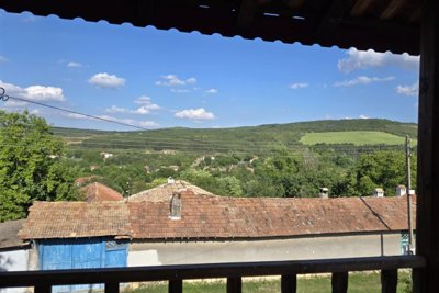 Bulgarian house with 4 bedrooms and a swimming pool for sale (5)