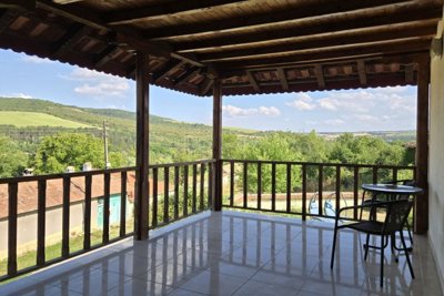 Bulgarian house with 4 bedrooms and a swimming pool for sale (13)