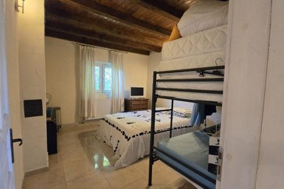 Bulgarian house with 4 bedrooms and a swimming pool for sale (44)