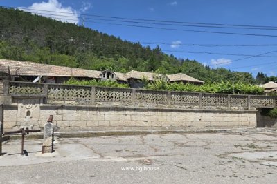 Bulgarian property for sale with views next to pine forest (3)