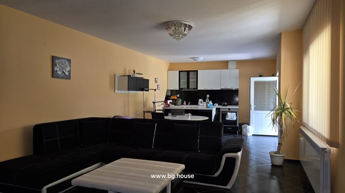 Image No.12-3 Bed House for sale