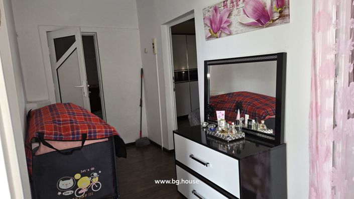 Image No.19-3 Bed House for sale