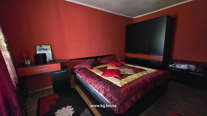 Image No.24-3 Bed House for sale