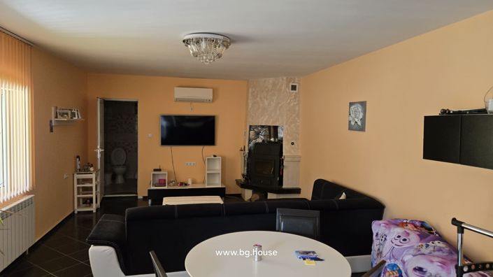 Image No.9-3 Bed House for sale