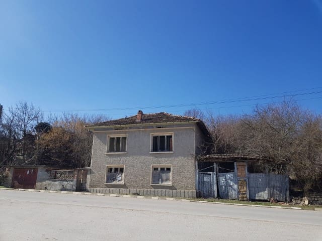 Image No.2-4 Bed House for sale