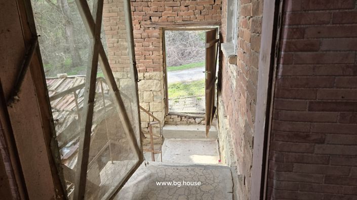 Image No.24-3 Bed House for sale