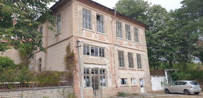 Image No.6-4 Bed House for sale