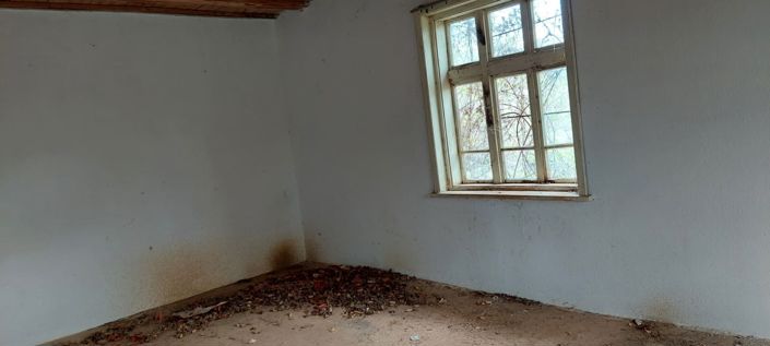 Image No.20-3 Bed Land for sale