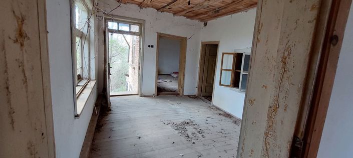 Image No.23-3 Bed Land for sale