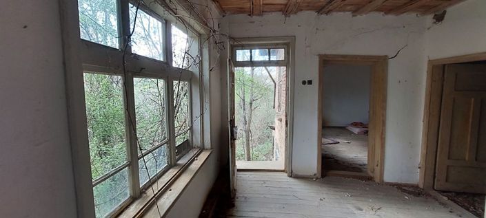 Image No.24-3 Bed Land for sale