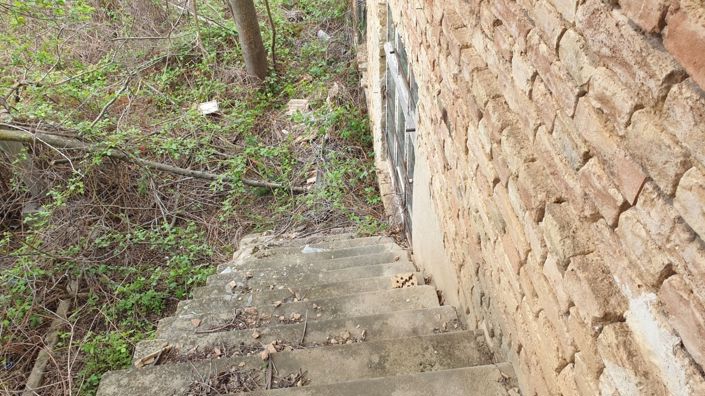 Image No.27-3 Bed Land for sale