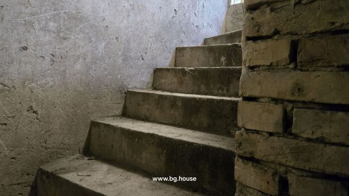 Image No.30-Commercial for sale