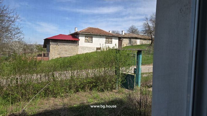 Image No.14-2 Bed House for sale