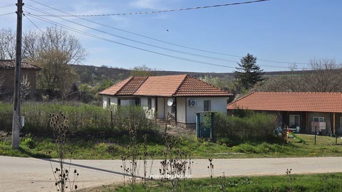 Image No.5-2 Bed House for sale
