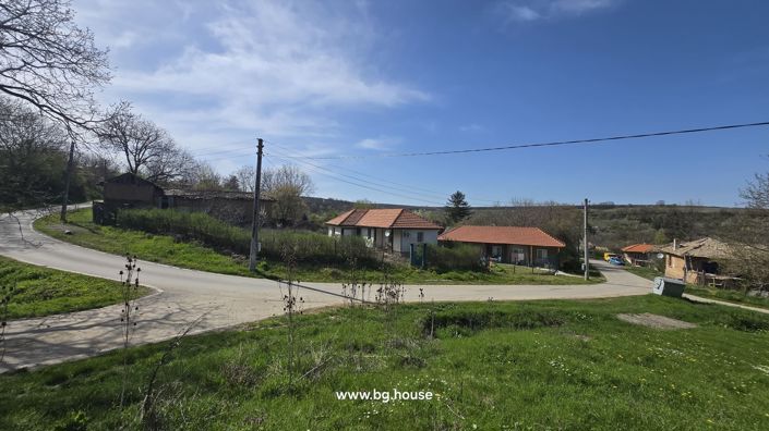 Image No.6-2 Bed House for sale
