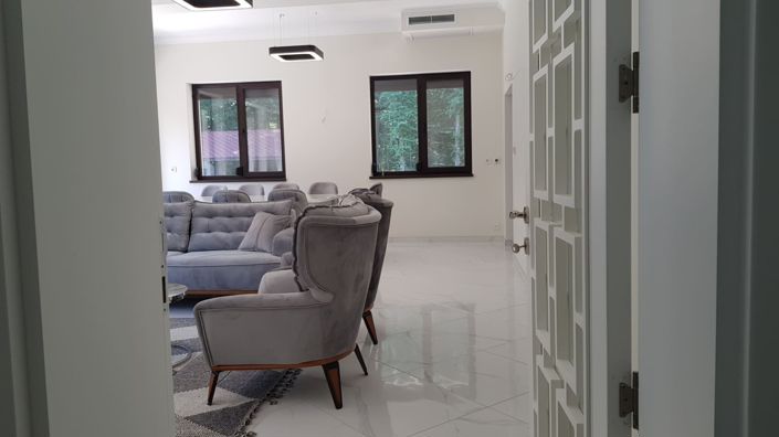 Image No.12-5 Bed House for sale