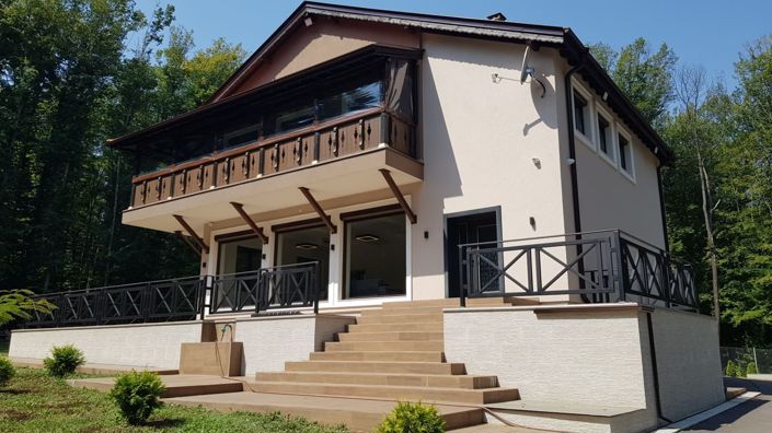 Image No.3-5 Bed House for sale