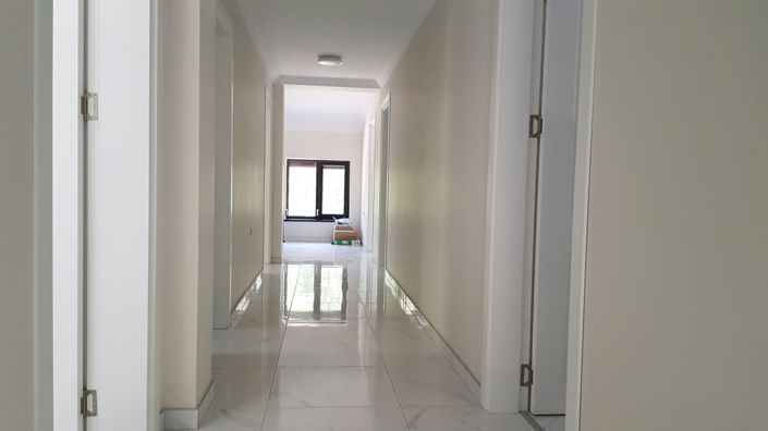 Image No.4-5 Bed House for sale