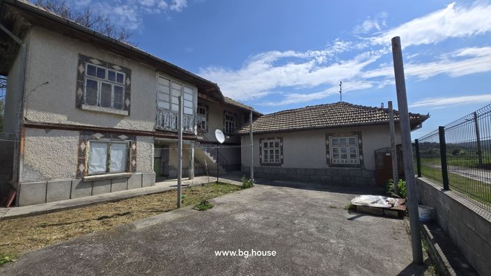 Image No.6-2 Bed House for sale