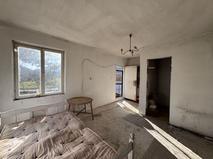 Image No.16-6 Bed House for sale