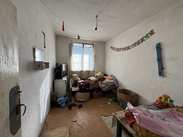 Image No.21-6 Bed House for sale