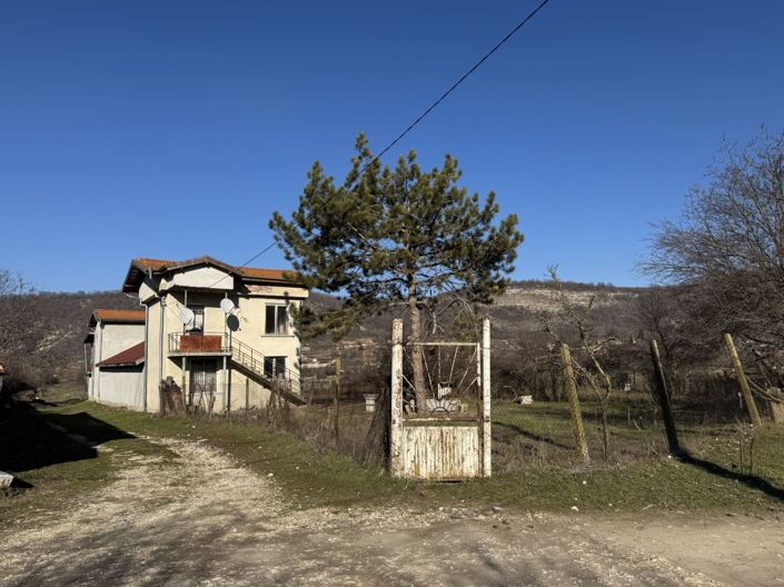 Image No.8-6 Bed House for sale