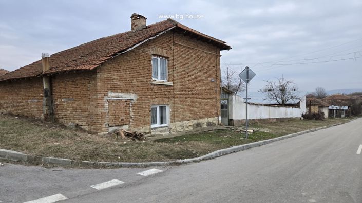 Image No.2-Maison de 4 chambres à vendre à Targovishte