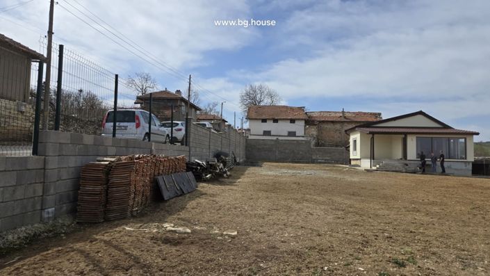 Image No.28-2 Bed House for sale