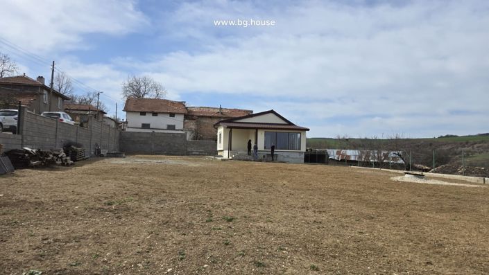 Image No.30-2 Bed House for sale