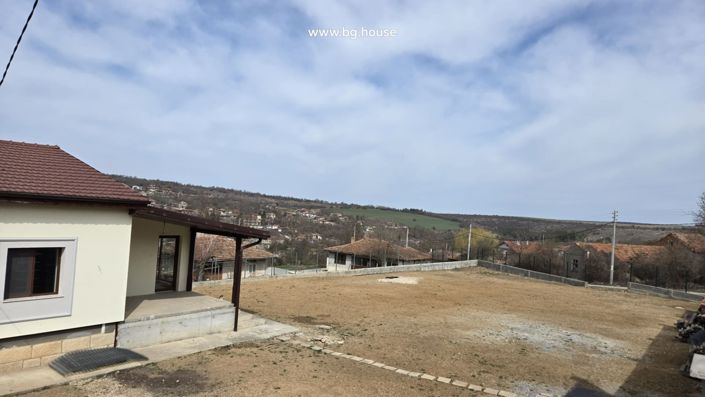 Image No.4-2 Bed House for sale