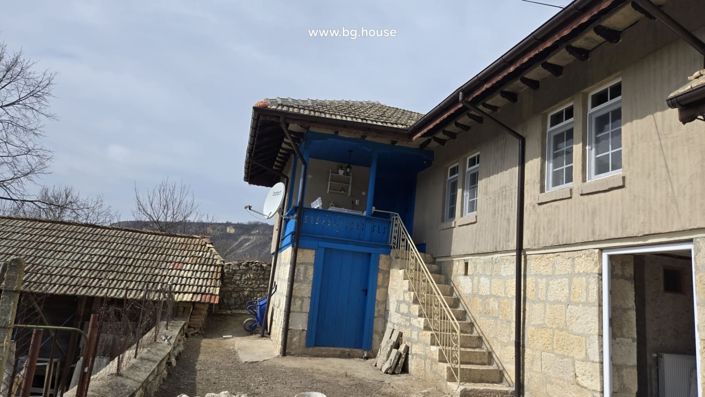 Image No.18-3 Bed House for sale