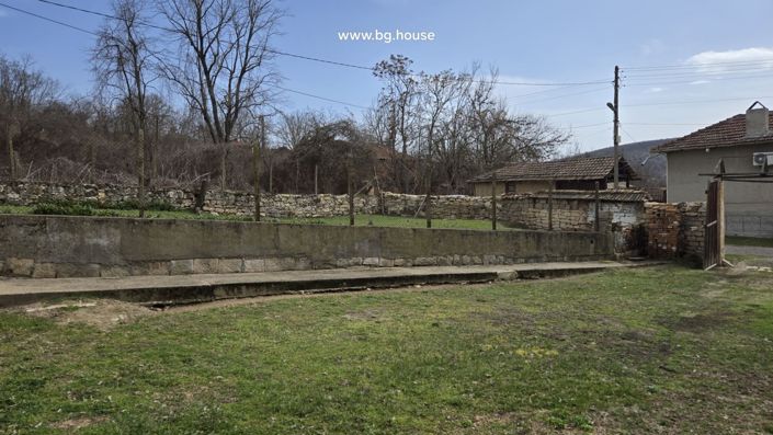 Image No.10-3 Bed House for sale