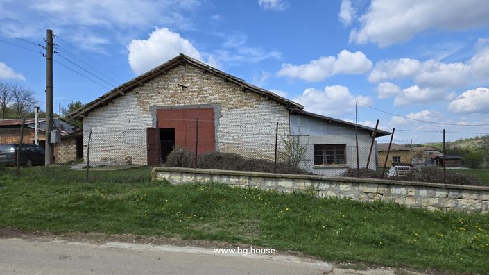 Image No.12-3 Bed Farmhouse for sale