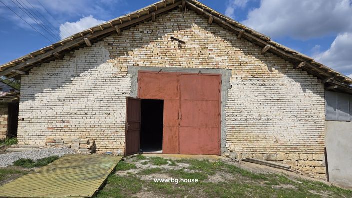 Image No.14-3 Bed Farmhouse for sale