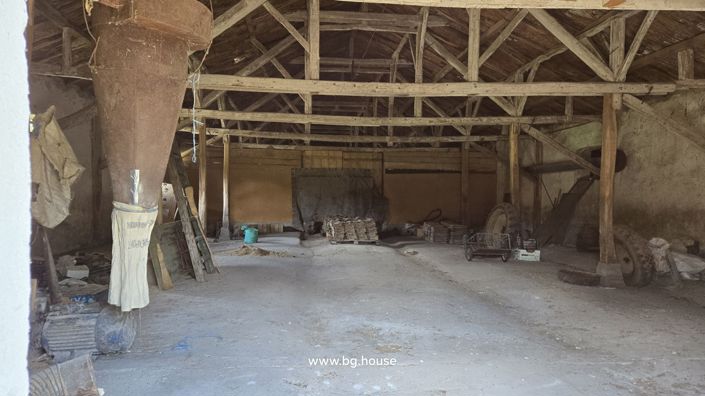 Image No.23-3 Bed Farmhouse for sale
