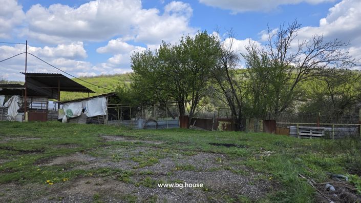 Image No.28-3 Bed Farmhouse for sale