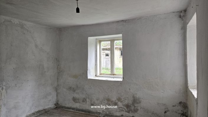 Image No.11-3 Bed House for sale