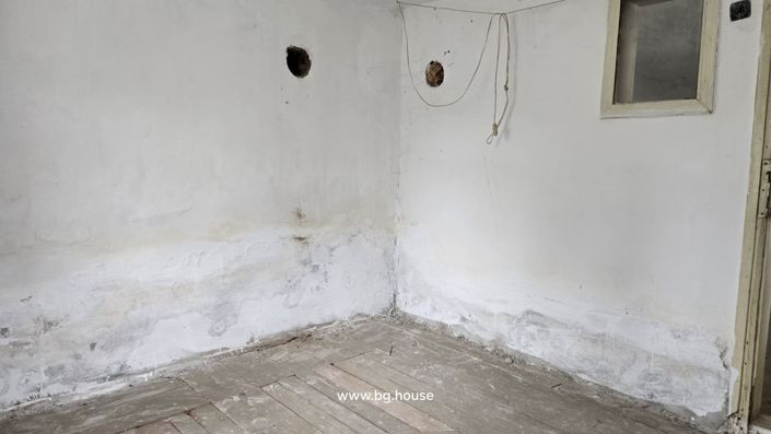 Image No.15-3 Bed House for sale