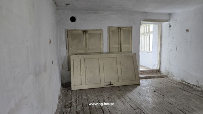 Image No.10-3 Bed House for sale