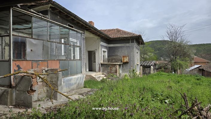 Image No.6-2 Bed House for sale