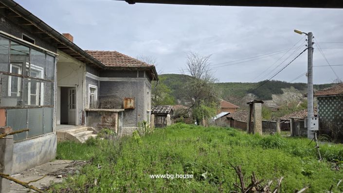 Image No.7-2 Bed House for sale