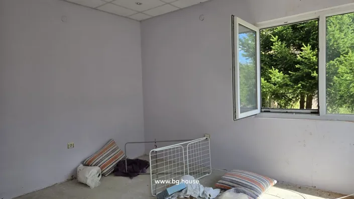 Image No.20-4 Bed House for sale