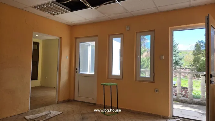 Image No.25-4 Bed House for sale