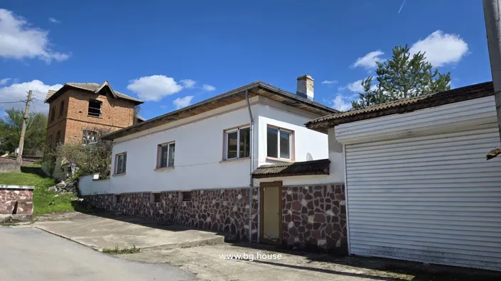 Image No.6-4 Bed House for sale
