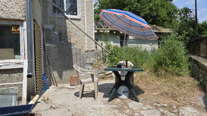 Image No.12-4 Bed House for sale