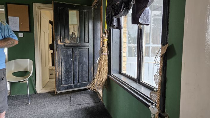 Image No.17-5 Bed House for sale