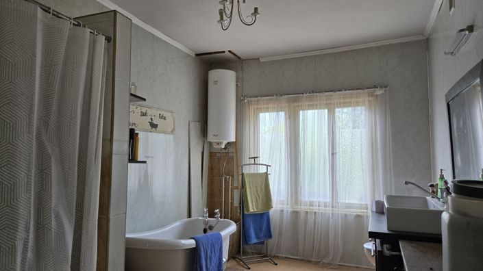 Image No.18-5 Bed House for sale