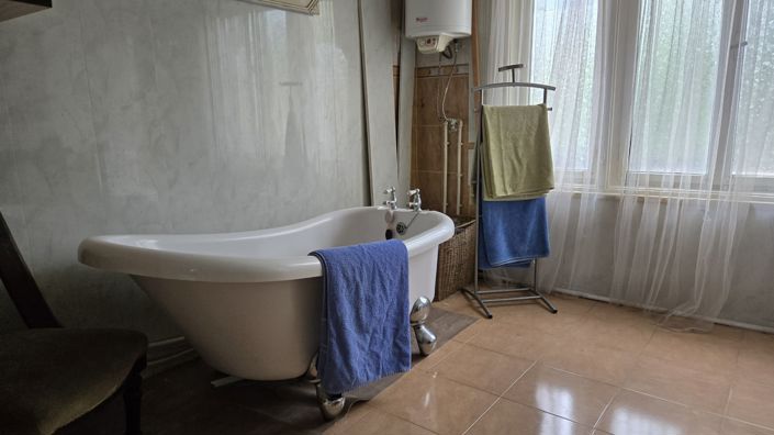 Image No.19-5 Bed House for sale