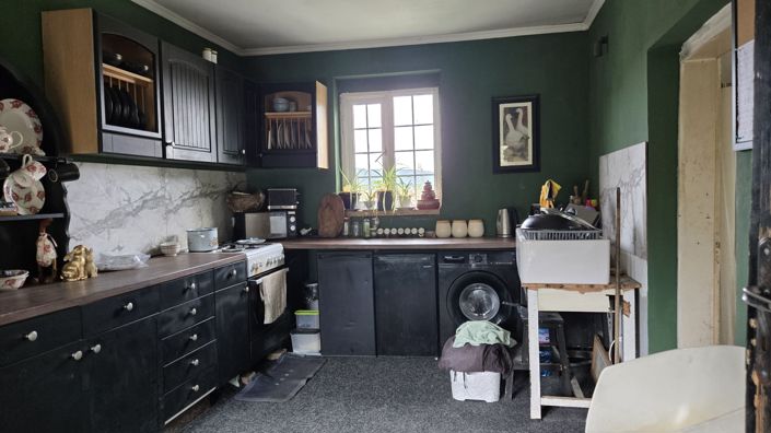 Image No.6-5 Bed House for sale